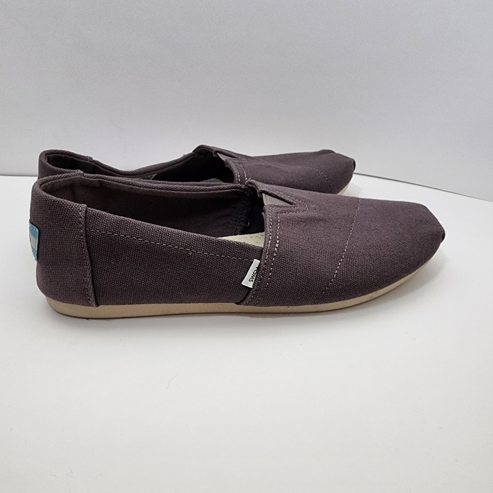 Toms Shoes Size 7.5
